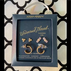 Women’s ear rings